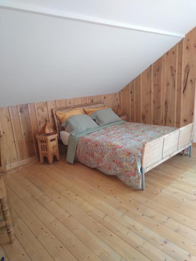 Bed and Breakfast Les Dames De La Saugiat Le Fied Екстер'єр фото