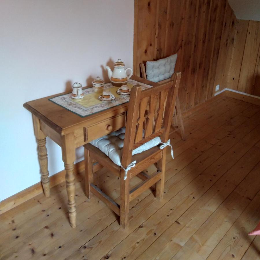 Bed and Breakfast Les Dames De La Saugiat Le Fied Екстер'єр фото
