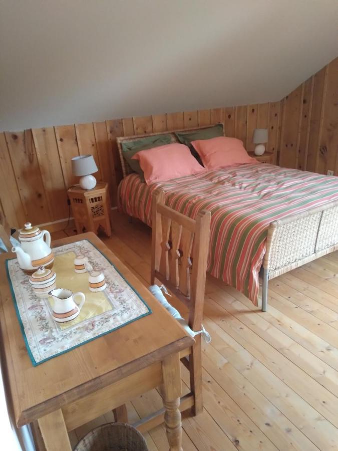 Bed and Breakfast Les Dames De La Saugiat Le Fied Екстер'єр фото