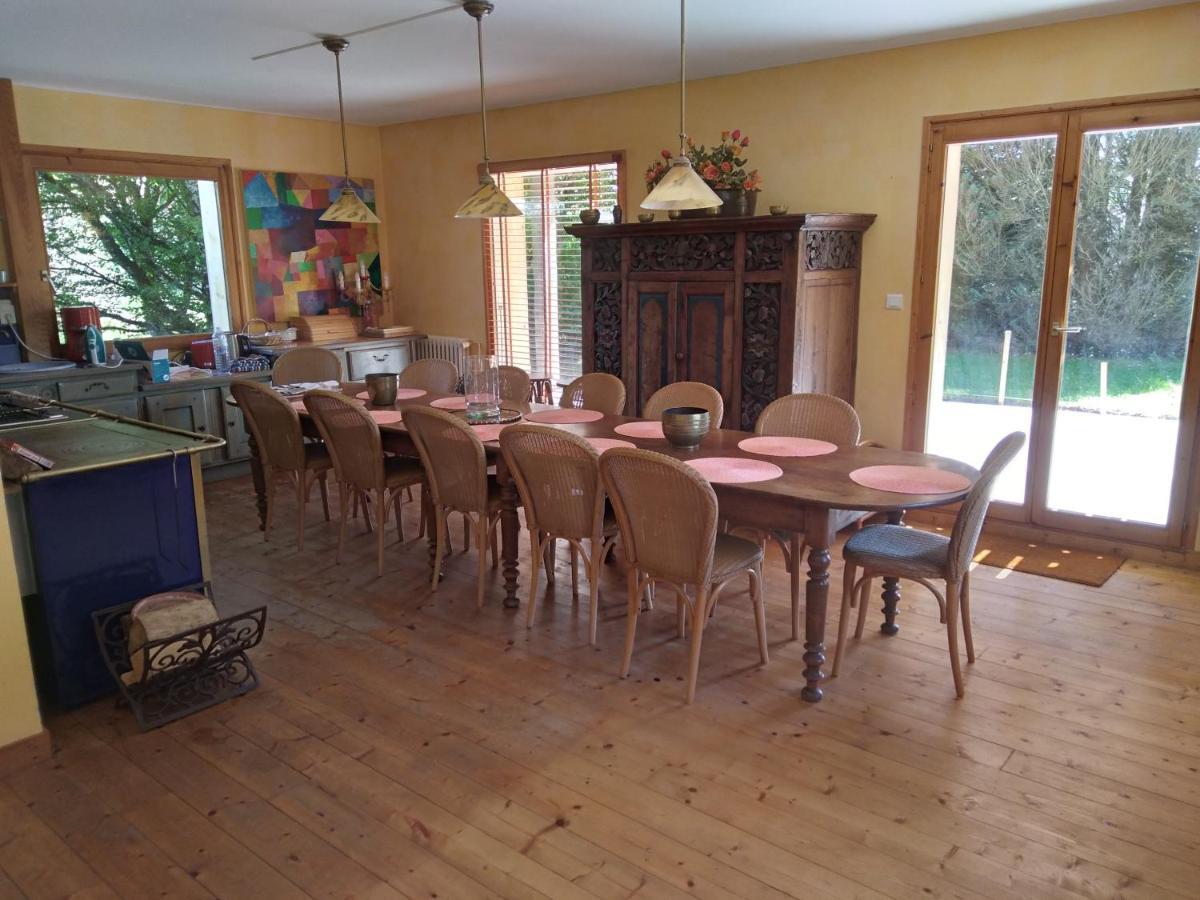 Bed and Breakfast Les Dames De La Saugiat Le Fied Екстер'єр фото