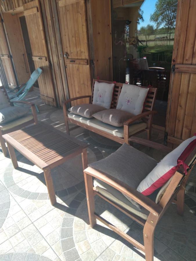 Bed and Breakfast Les Dames De La Saugiat Le Fied Екстер'єр фото