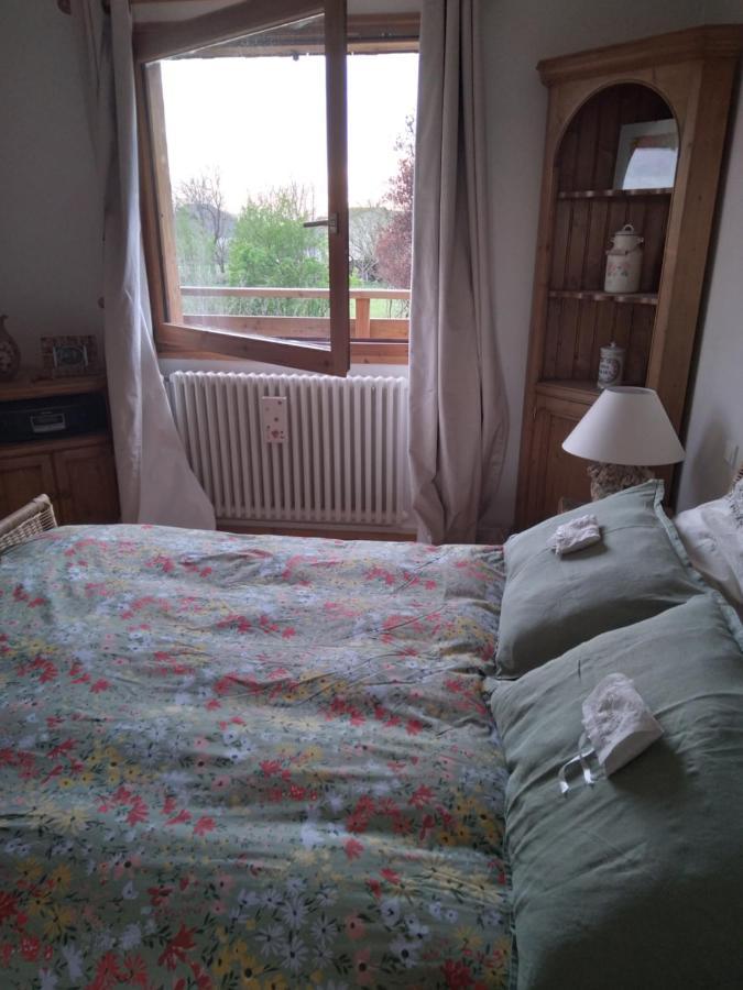 Bed and Breakfast Les Dames De La Saugiat Le Fied Екстер'єр фото