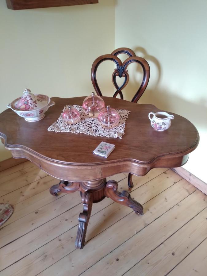 Bed and Breakfast Les Dames De La Saugiat Le Fied Екстер'єр фото