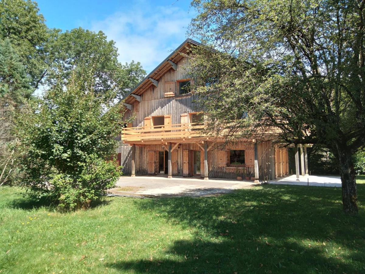 Bed and Breakfast Les Dames De La Saugiat Le Fied Екстер'єр фото