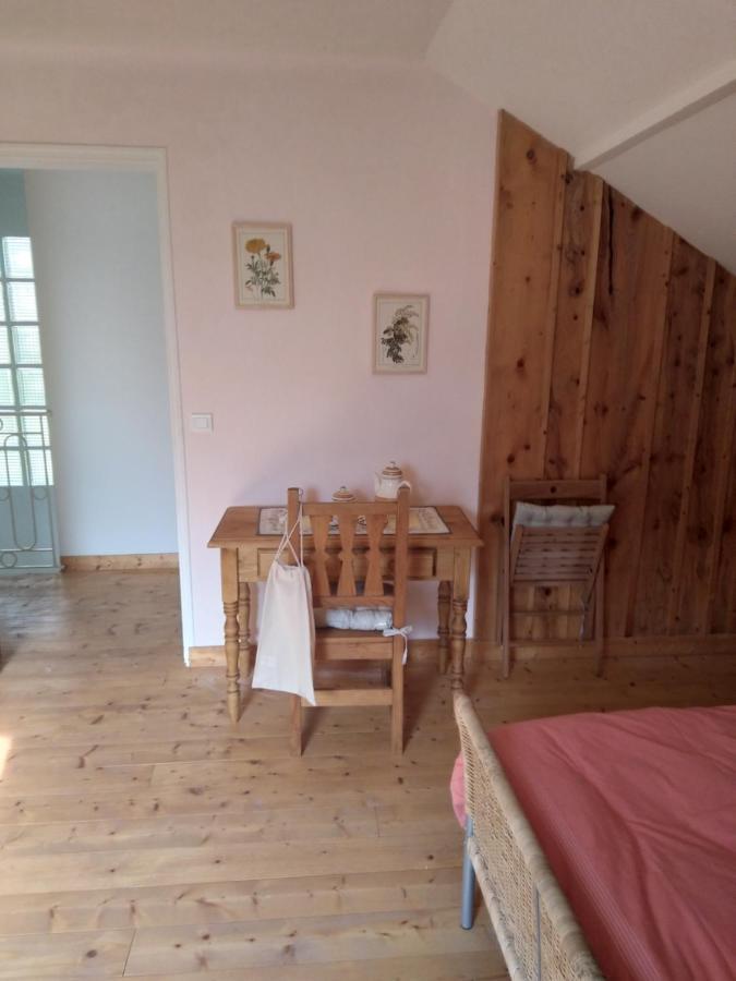 Bed and Breakfast Les Dames De La Saugiat Le Fied Екстер'єр фото