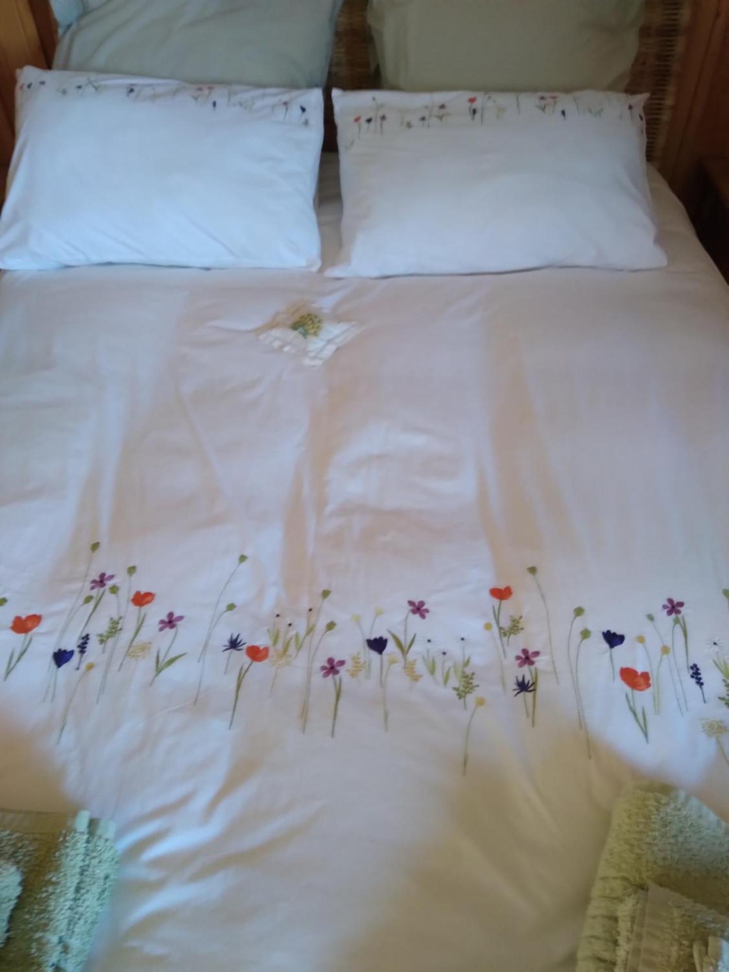 Bed and Breakfast Les Dames De La Saugiat Le Fied Екстер'єр фото