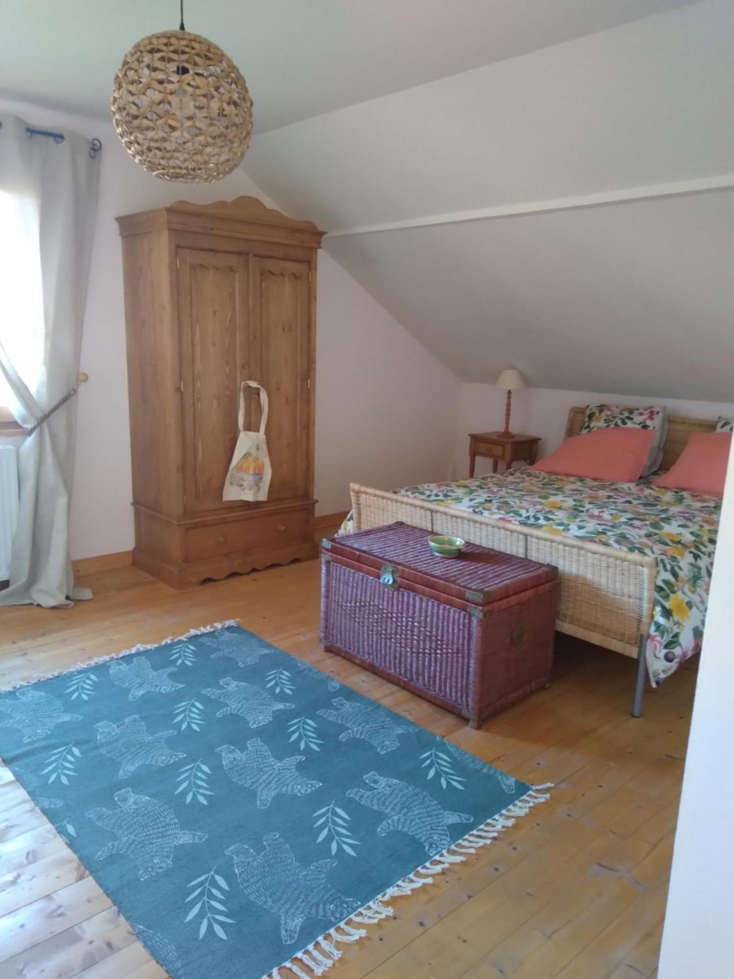 Bed and Breakfast Les Dames De La Saugiat Le Fied Екстер'єр фото